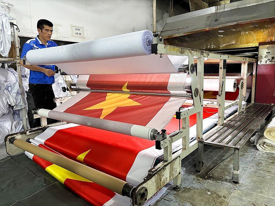 In cờ theo yêu cầu TpHCM: Giá 65.000 ₫, In cờ vải lấy liền