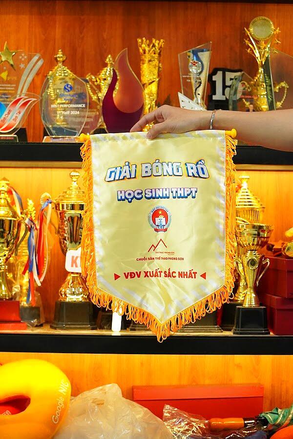 In cờ theo yêu cầu có logo