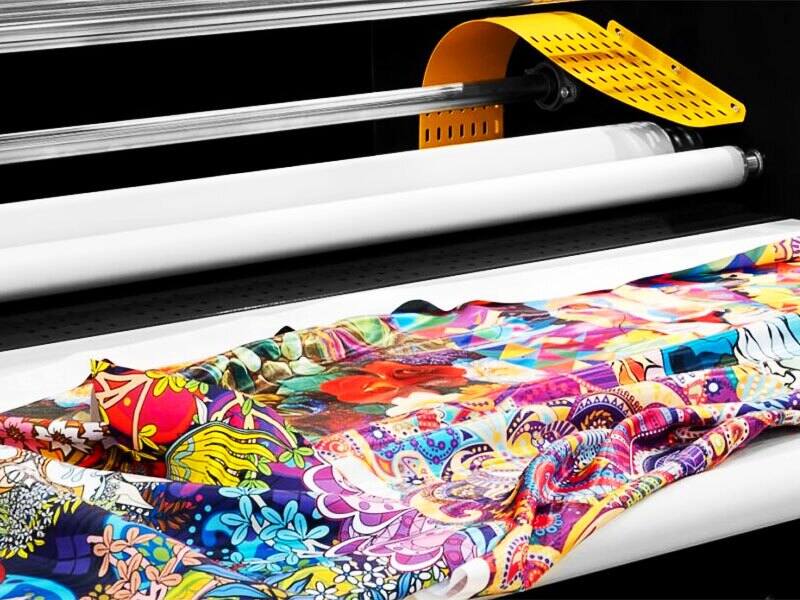 In trên vải khổ lớn là công cụ quảng cáo, tuyên truyền vô cùng hiệu quả, các loại bảng hiệu, banno quảng cáo, hình ảnh được làm từ chất liệu vải đang ngày